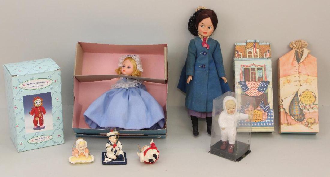 LOT OF DOLLS, FIGURINES. (1 of 1)