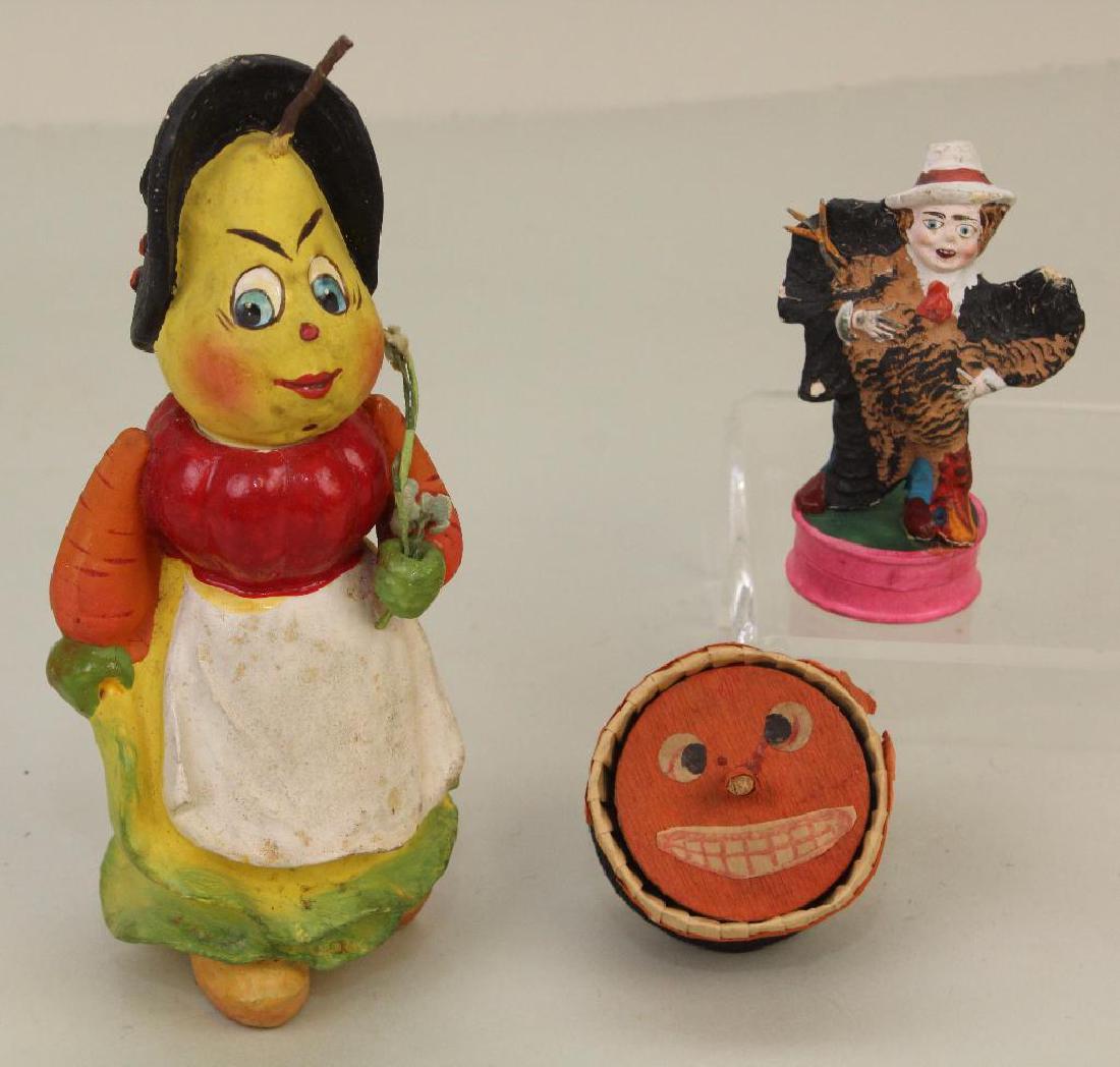 LOT OF VINTAGE HOLIDAY CANDY CONTAINERS. (1 of 3)