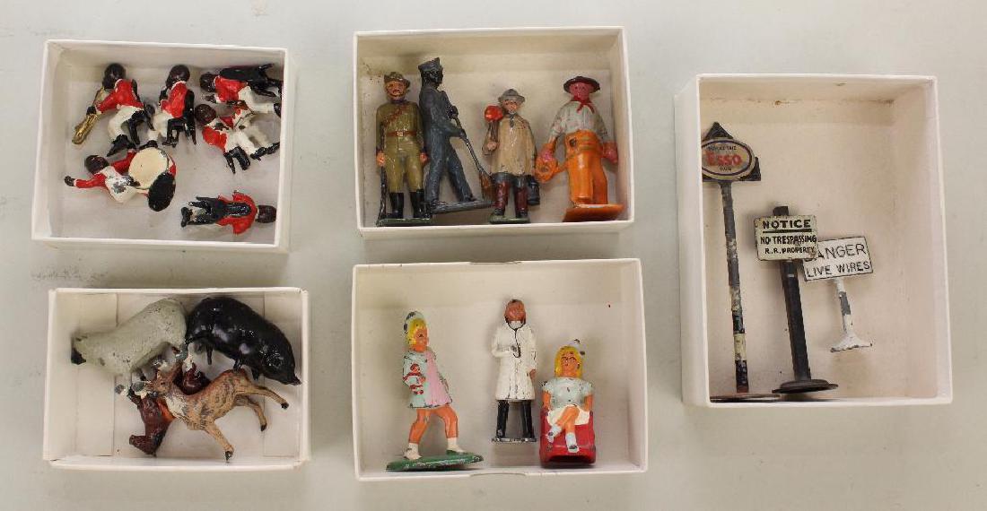 LOT OF PAINTED METAL MINIATURES. (1 of 6)