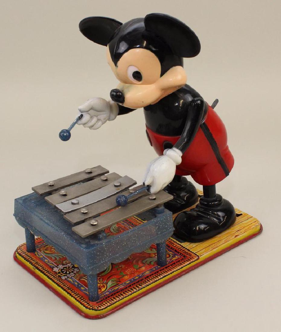 WIND-UP MAR MICKEY MOUSE PLAYING XYLOPHONE TOY. (1 of 2)
