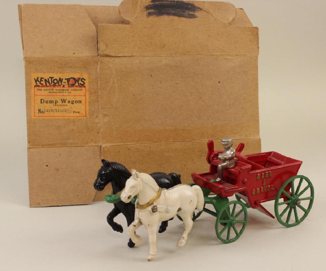 9 1/2" MINT KENTON TOYS PAINTED CAST IRON "DUMP WAGON" (1 of 2)