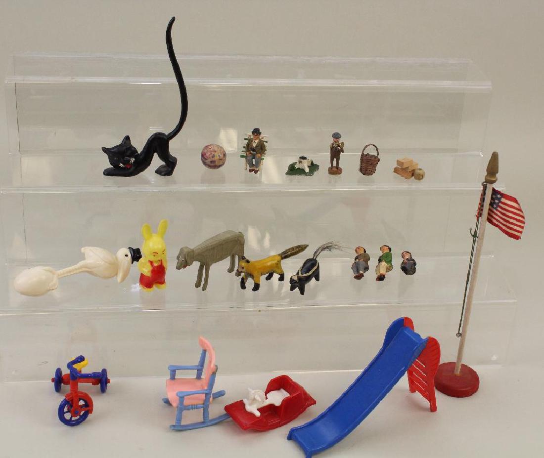 LOT: PLASTIC DOLLHOUSE FURNITURE, MINIATURES, FLAG, ANI (1 of 7)