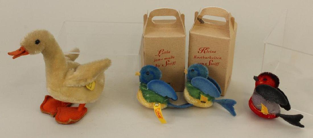 LOT OF (4) TAGGED STEIFF MOHAIR BIRDS. (1 of 1)