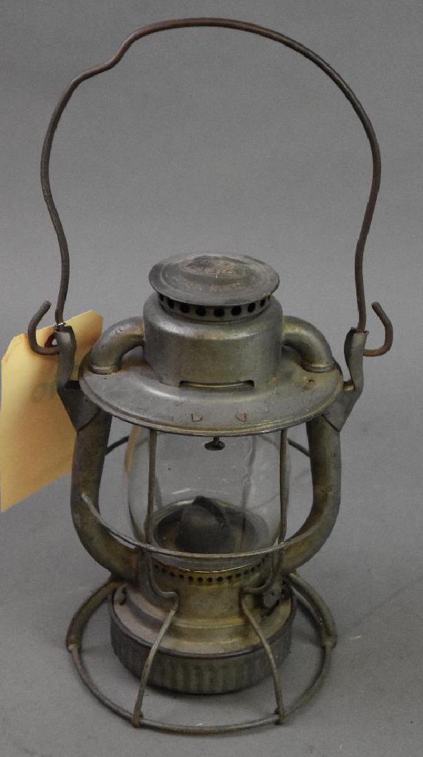 Dietz Railroad Lantern (1 of 3)