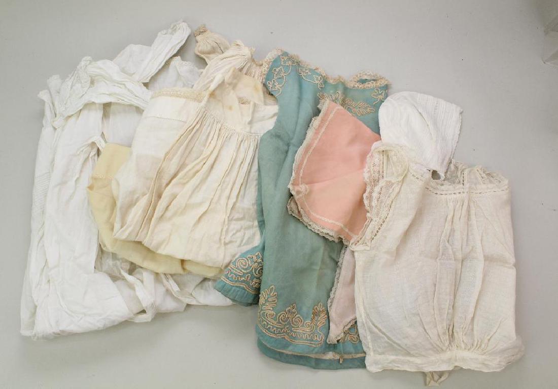 LOT OF ANTIQUE BABY, CHILDREN & LADIES CLOTHING. (1 of 6)
