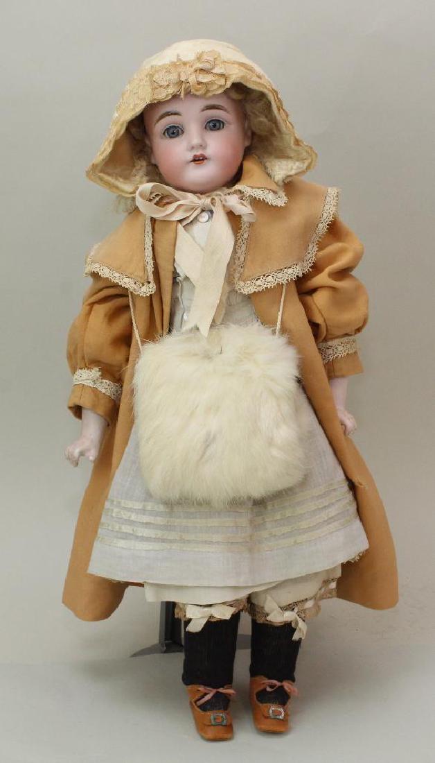 19" DEP. 7 1/2. 154 ANTIQUE BISQUE SHOULDER HEAD DOLL. (1 of 4)