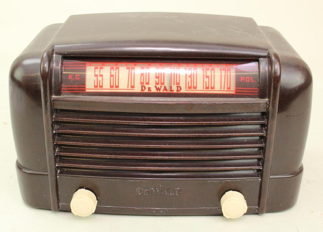 DeWald Bakelite Radio: Model A-500. Bakelite radio.