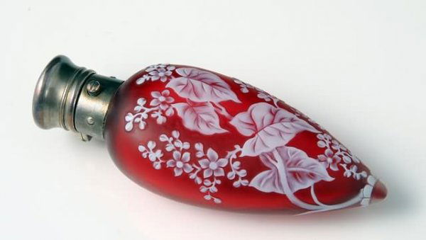 Thomas Webb Style Cameo Glass Vinaigrette: White floral design on ruby ground, silver top is engraved and monogrammed, 4" long. Shipping: $18