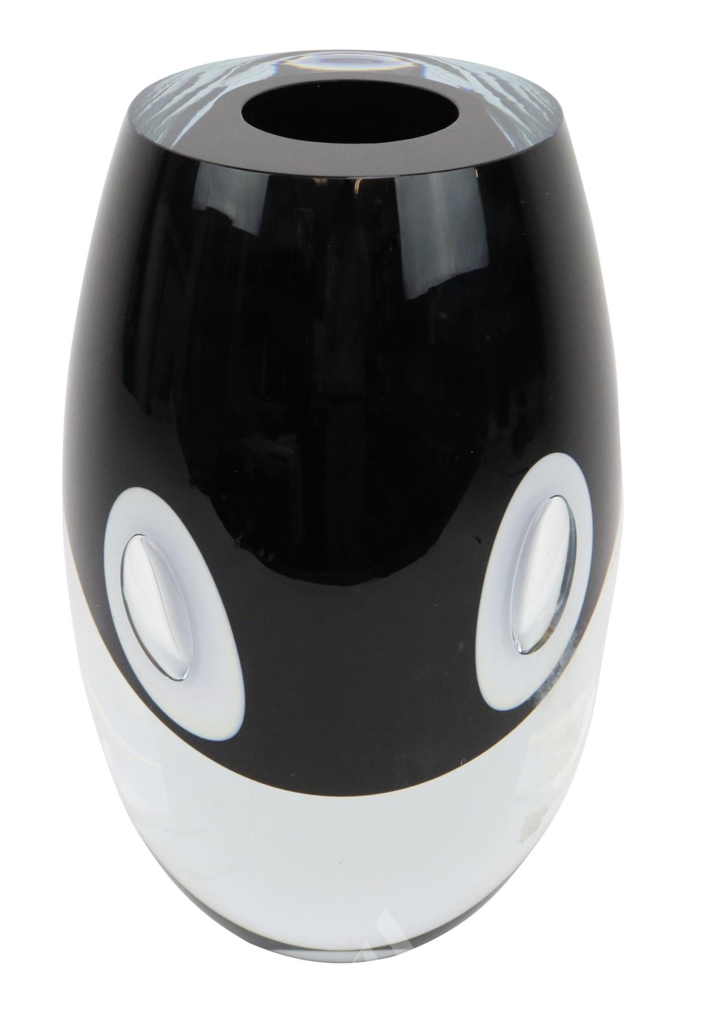 Timo Sarpaneva Claritas Vase: Sarpaneva art glass vase for iittala in black and white with controlled bubble. 10.75"h x 6.5"round