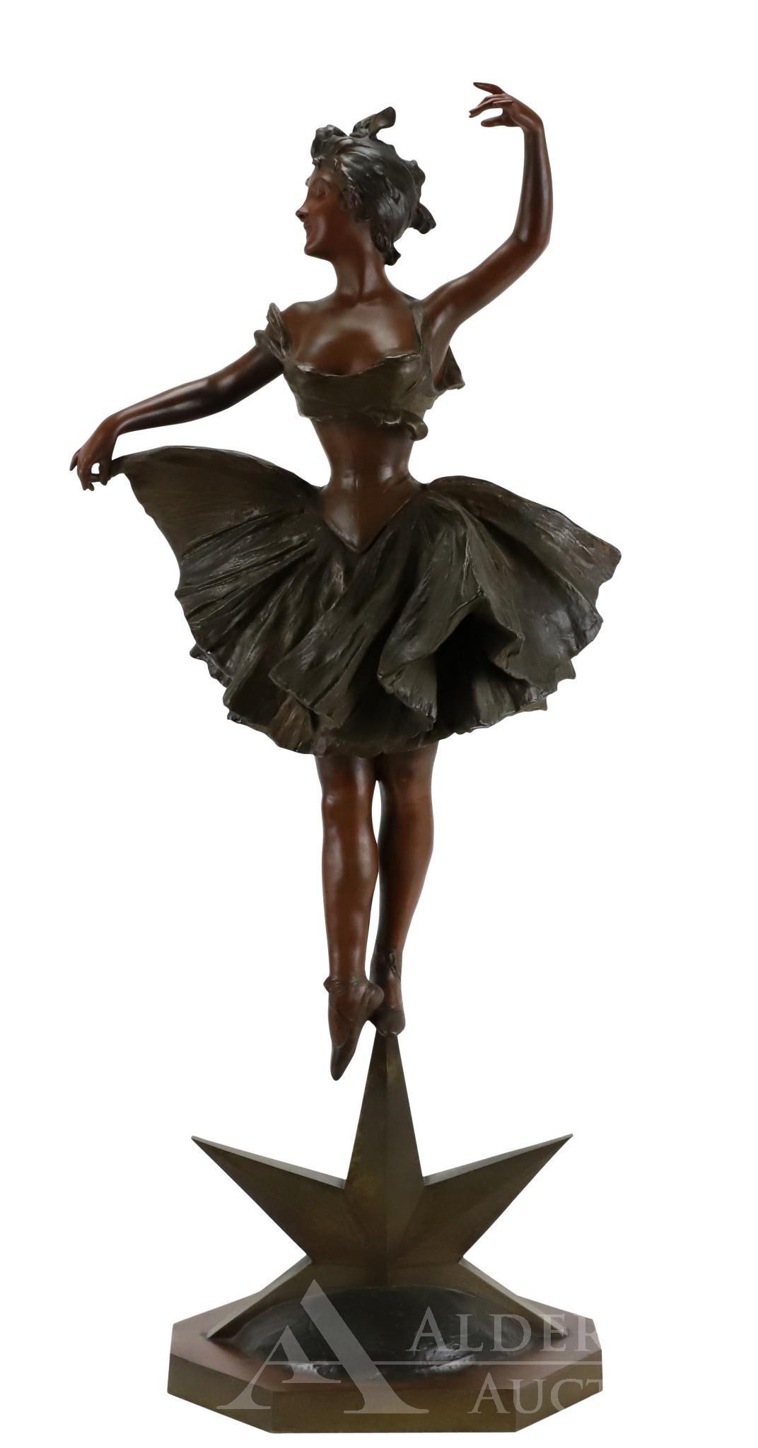 Georges van der Straeten (1856 - 1928): Bronze, "Danseuse étoile", signed and Société des Bronzes de Paris foundry mark. Figural bronze of a ballerina poised upon the point of a star. 31.5"h x 13.5"w x 11"d