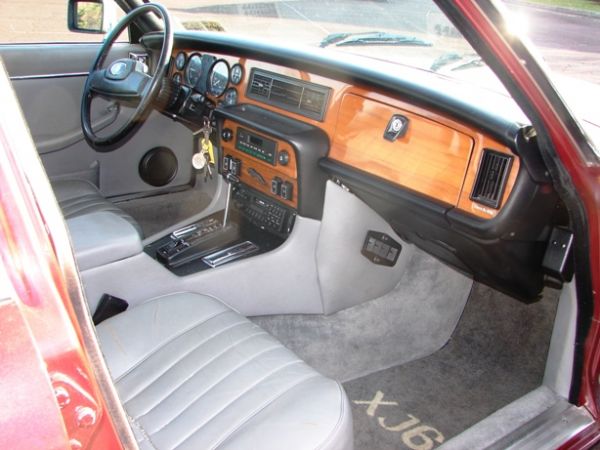 1984 Jaguar X J 6 Sedan - 5