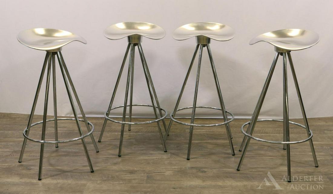 Pepe Cortes "Jamaica" Stools Knoll: Set of 4 polished cast aluminum molded swivel seat on five chromed steel tube legs. Stamped on bottom. 28.5"h x 14"w x 13"d