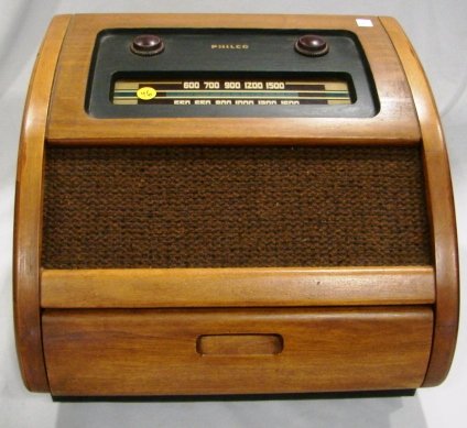 Philco Model 46-1201 Radio & Phonograph - 3