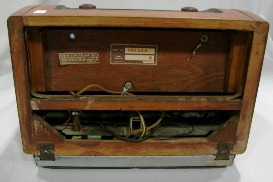Philco Model 46-1201 Radio & Phonograph - 5