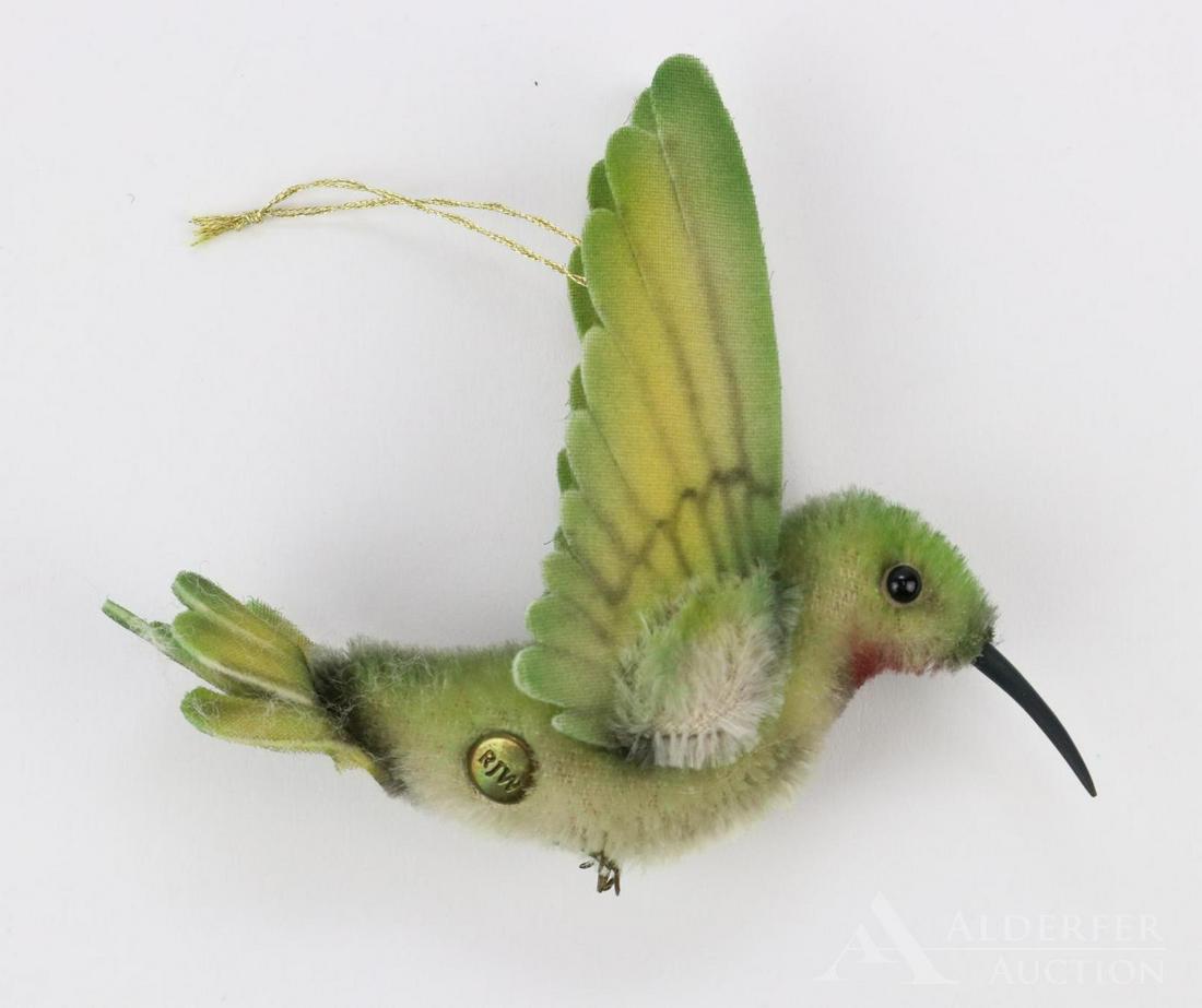LOT OF R. JOHN WRIGHT.: MIB. 3 1/2" 2004 Hummingbird Collection - Archilochus Colubris/Ruby Throat - "Ruby" No. 337/500.