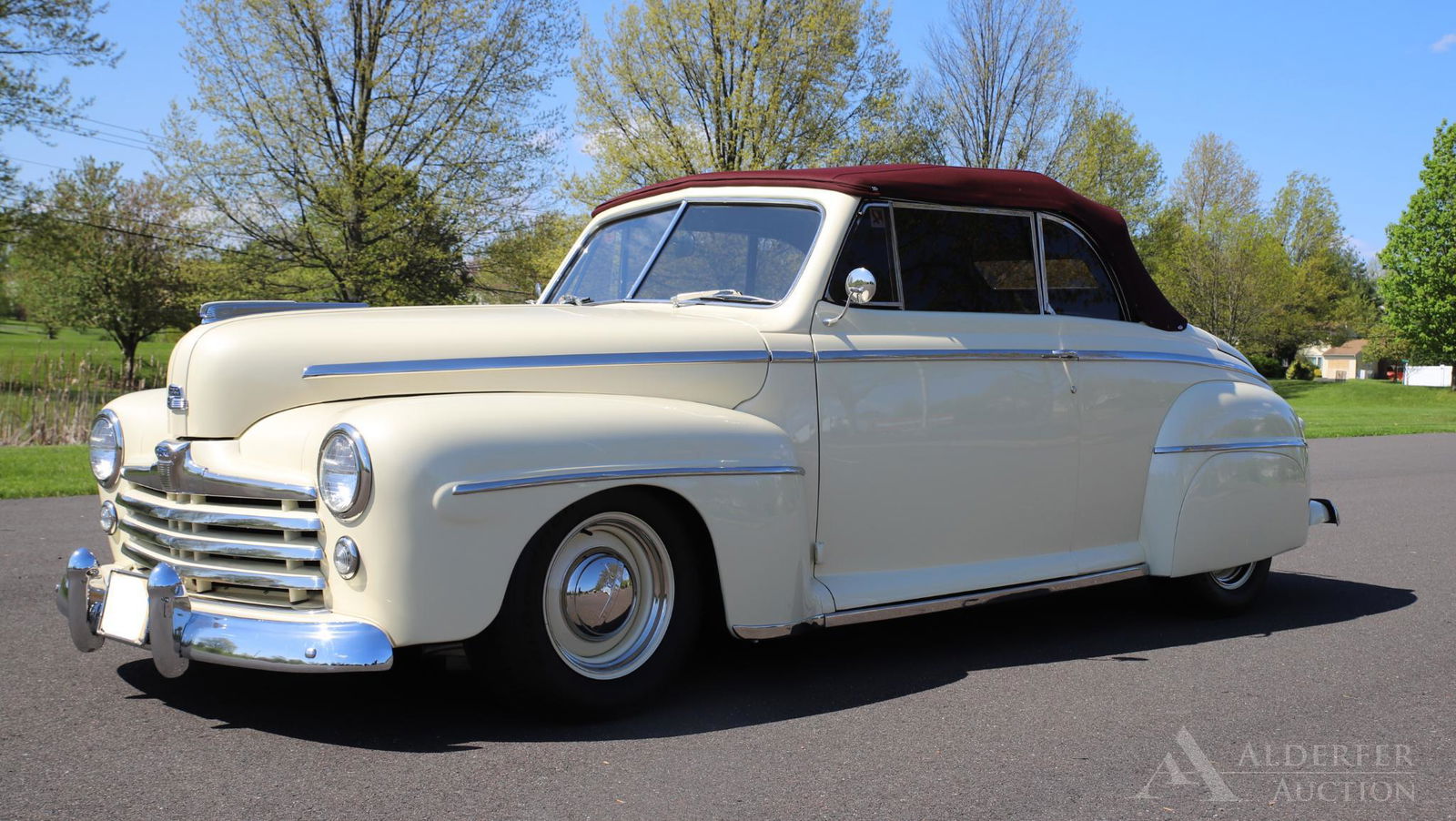 1947 Ford Super Deluxe Convertible: Year: 1947 Make: Ford Model: Super Deluxe Vehicle Type: Coupe Mileage: 12,565 (not original) Body Type: Convertible Trim Level: Super Deluxe Hot Rod Drive Line: Rear Engine Type: 400cu.in 8 cyl. Chevy