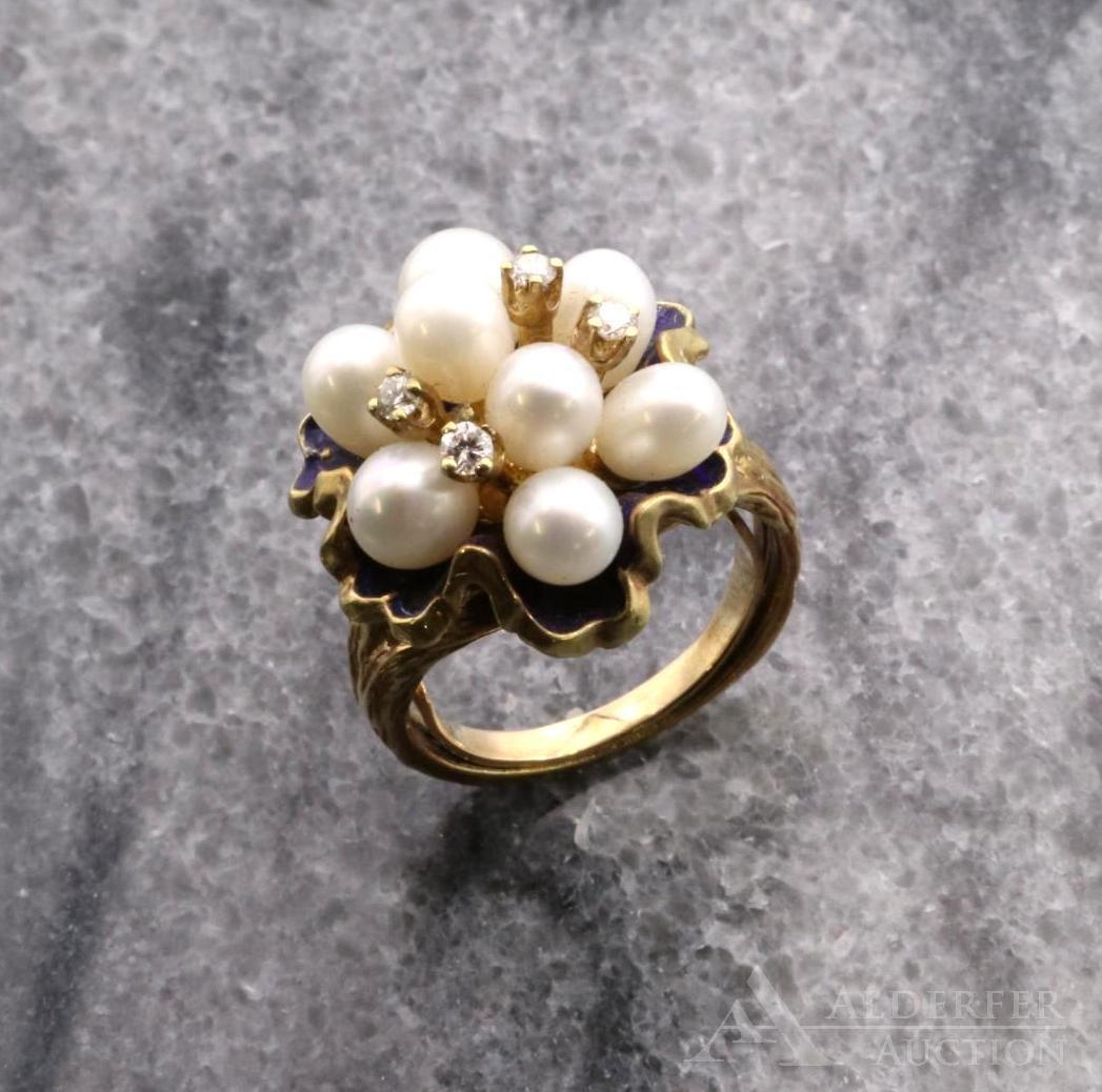 14KY Gold Pearl and Diamond Ring (1 of 10)