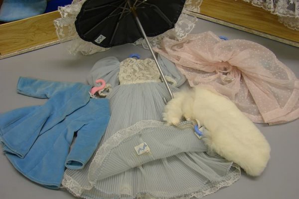 14" HP Mary Hoyer Doll/Trunk/Wardrobe - 7