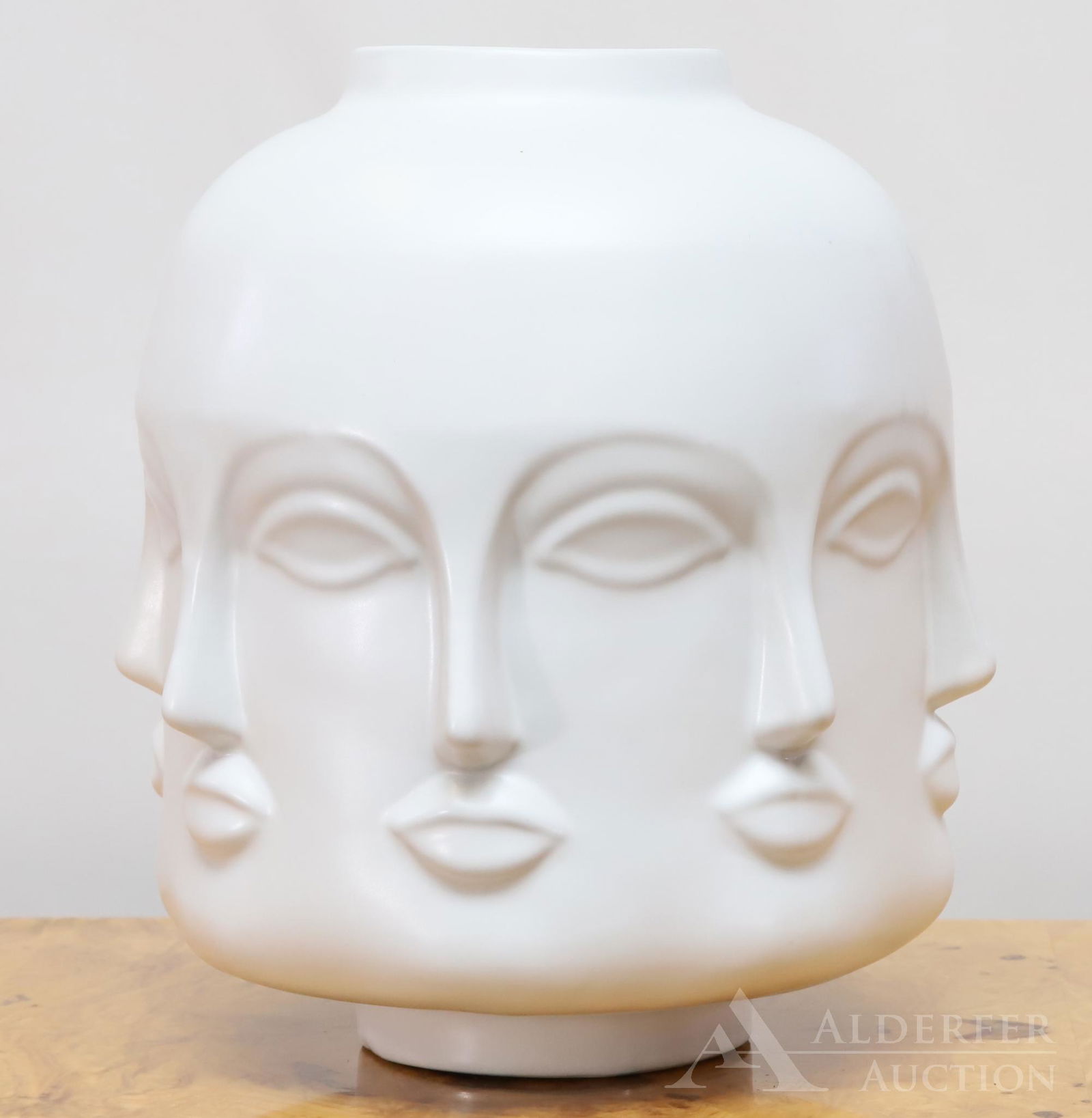 Jonathon Adler Chine de Blanc Dora Maar Vase (1 of 6)