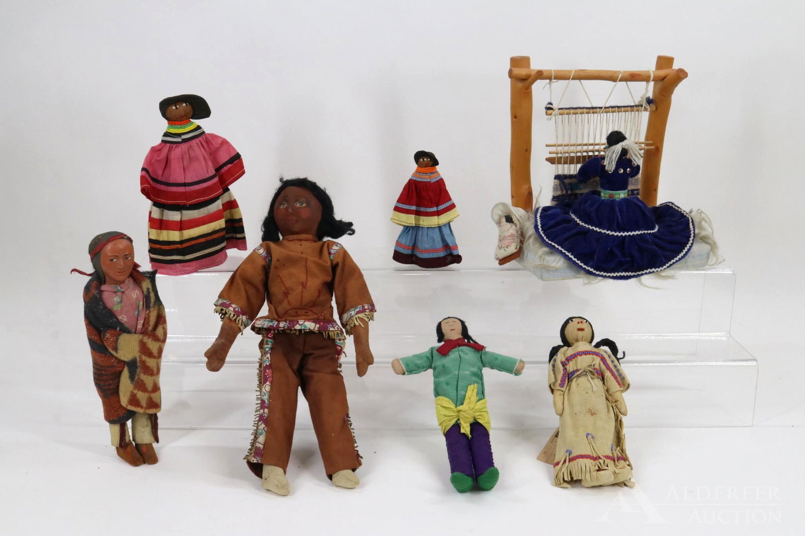 LOT OF NATIVE AMERICAN DOLLS. (1 of 13)
