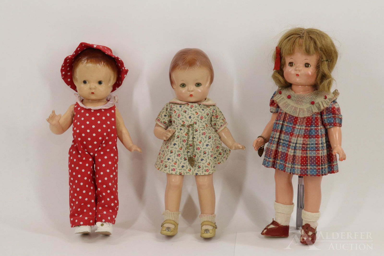 LOT OF COMPOSITION DOLLS. (1 of 10)