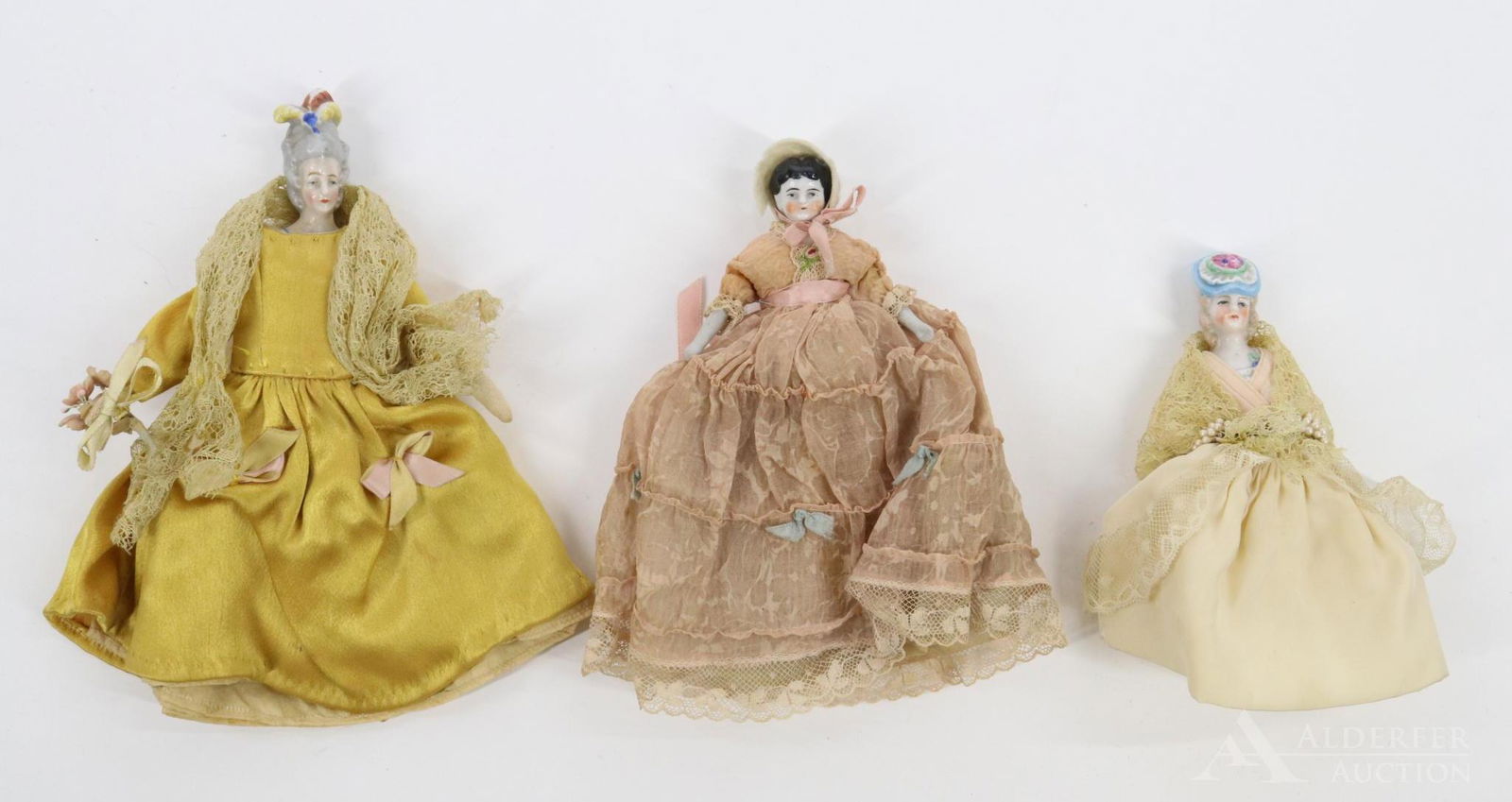 LOT OF CHINA/PARIAN DOLLS. (1 of 8)