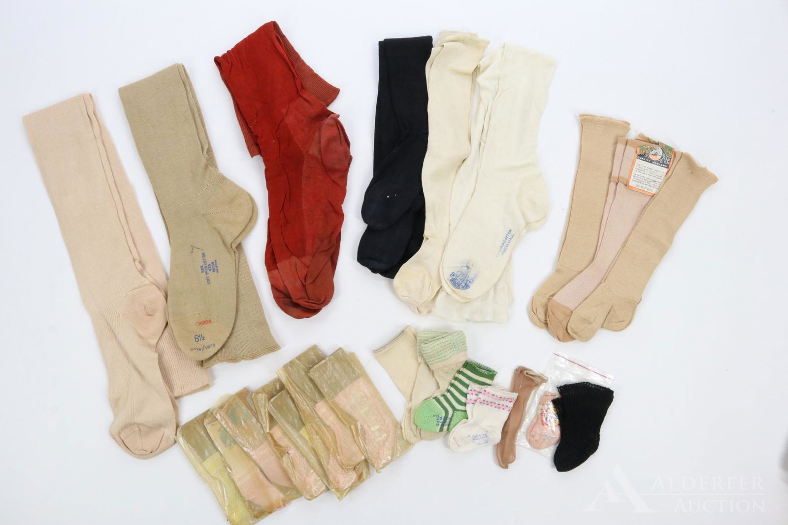 LOT OF ANTIQUE/VINTAGE ACCESSORIES. (1 of 5)