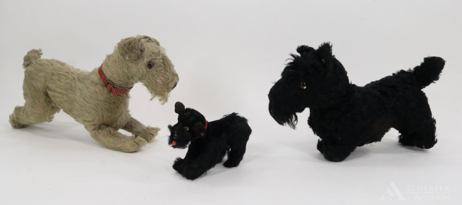 LOT OF VINTAGE STEIFF. (1 of 17)