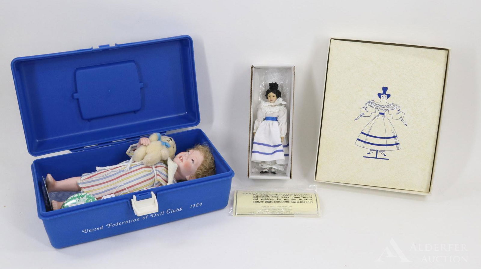 LOT OF UFDC DOLLS. (1 of 11)