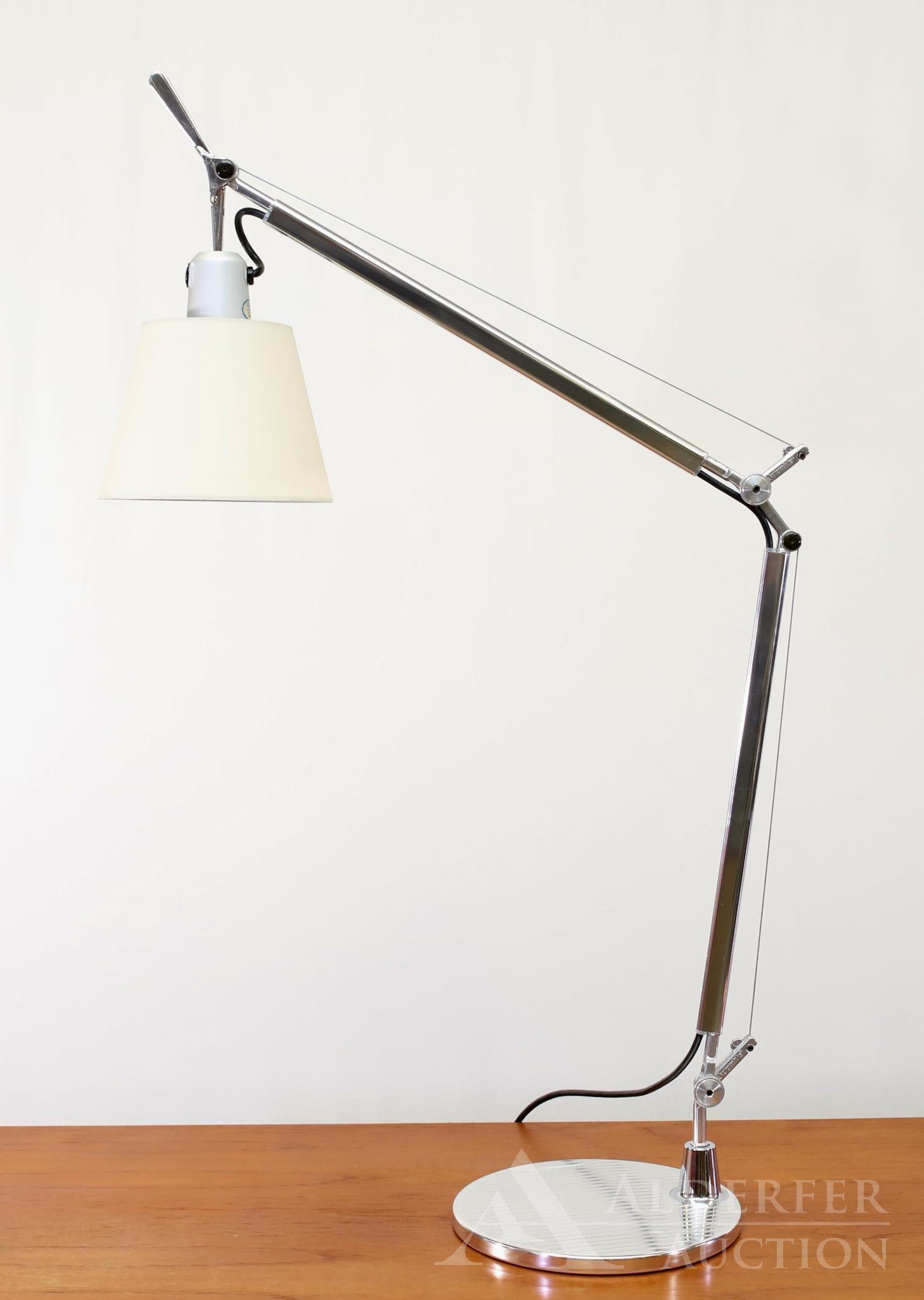 Artimede Cantilever Desk Lamp (1 of 7)