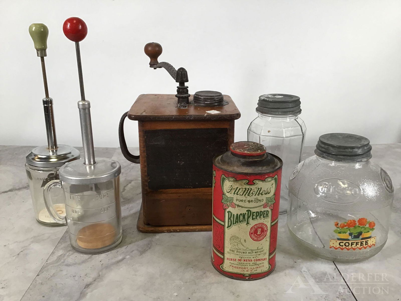 Sun Coffee Mill, Nut Choppers, Advertising Tin, & Jars (1 of 17)