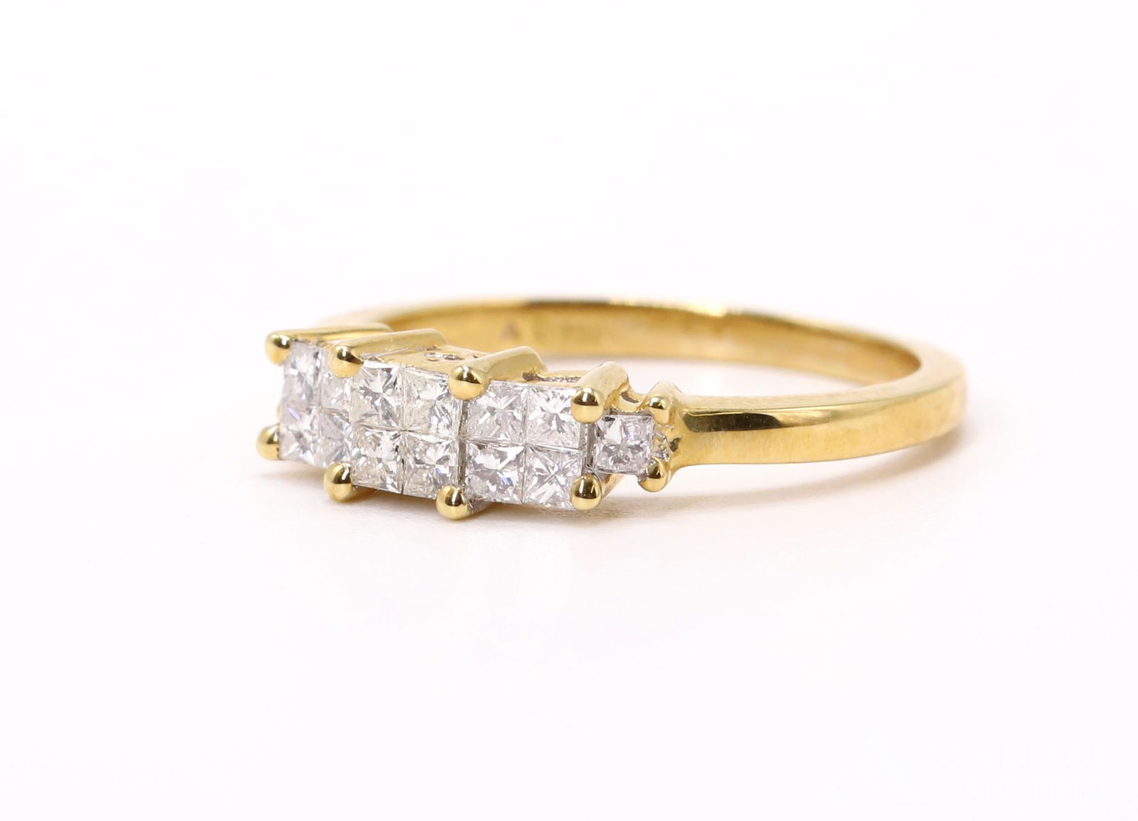 18KY Gold Diamond Ring (1 of 6)