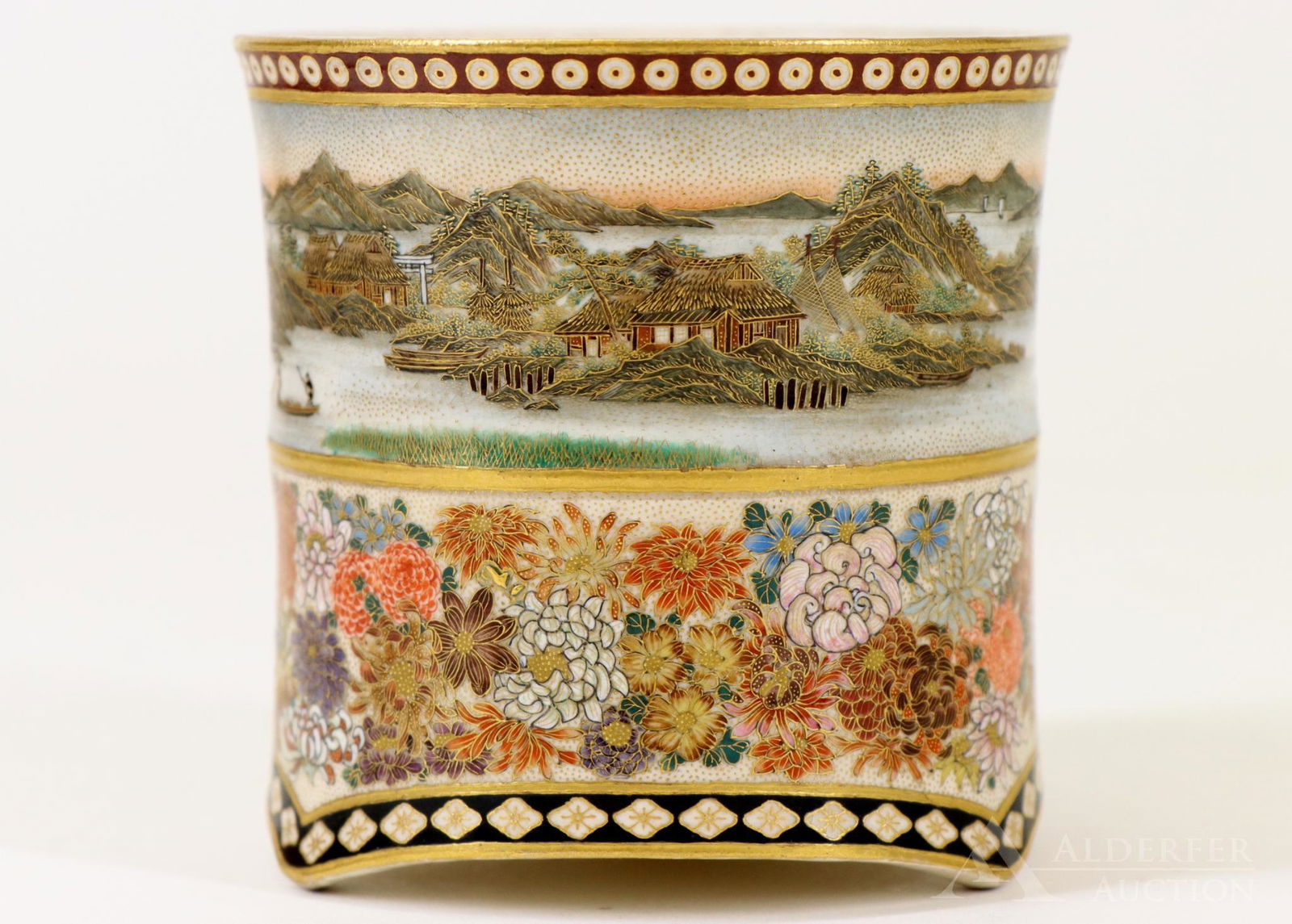 Yabu Meizan Satsuma Earthenware Vase (1 of 8)