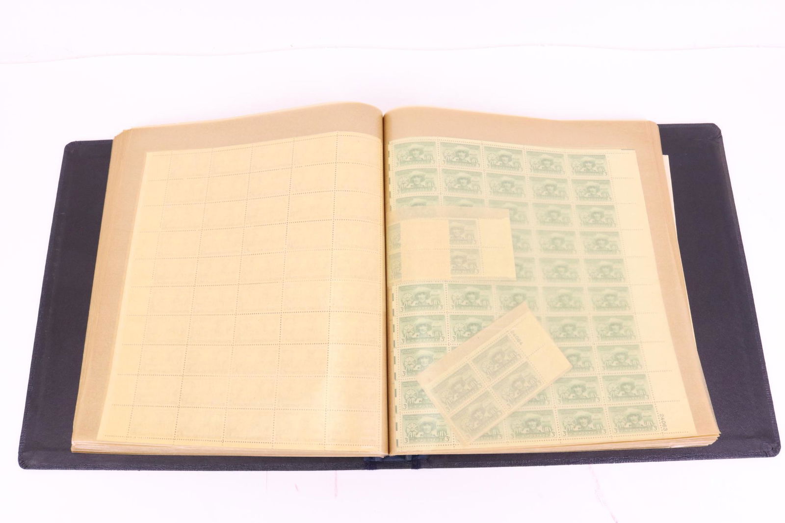 US Stamps Postage Lot (1 of 2)