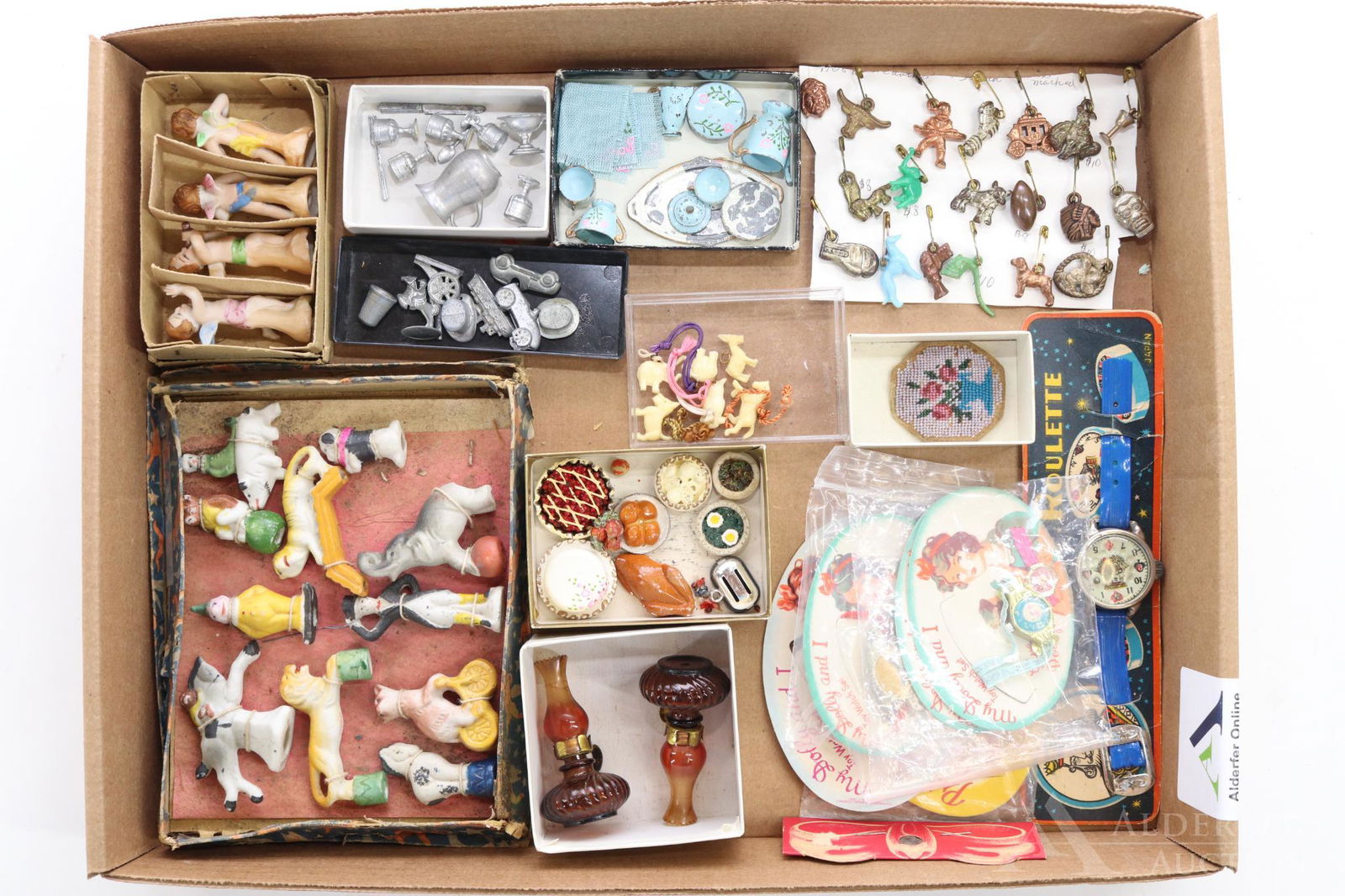 LOT OF MINIATURES/DOLLS. (1 of 11)