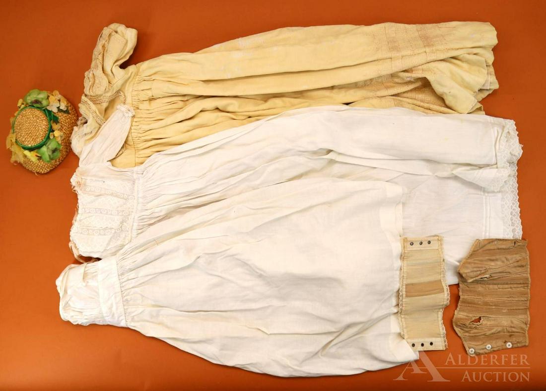 LOT OF ANTIQUE/VINTAGE  BABY/DOLL CLOTHING. (1 of 5)