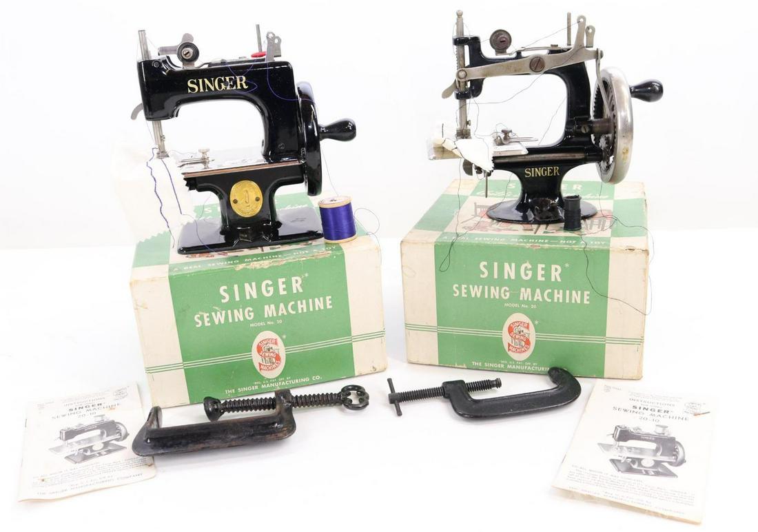 LOT OF TOY SEWING MACHINES. (1 of 5)