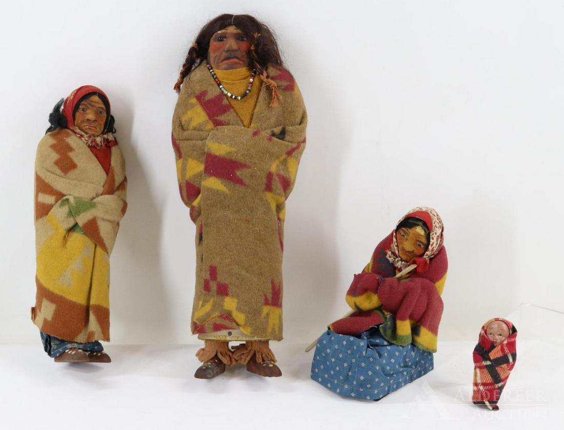 LOT OF NATIVE AMERICAN DOLLS. (1 of 8)