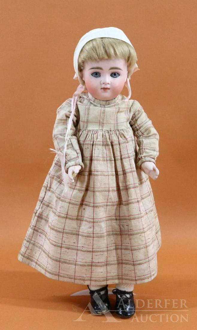 ANTIQUE BISQUE HEAD DOLL. (1 of 7)