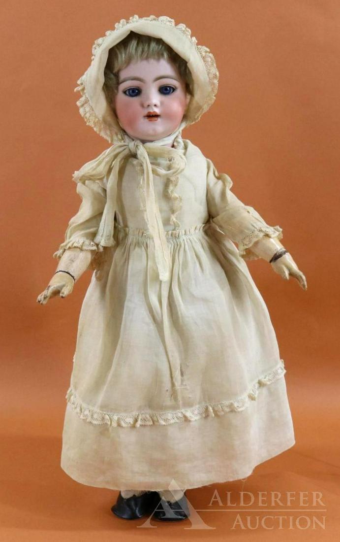 ANTIQUE BISQUE HEAD DOLL. (1 of 10)