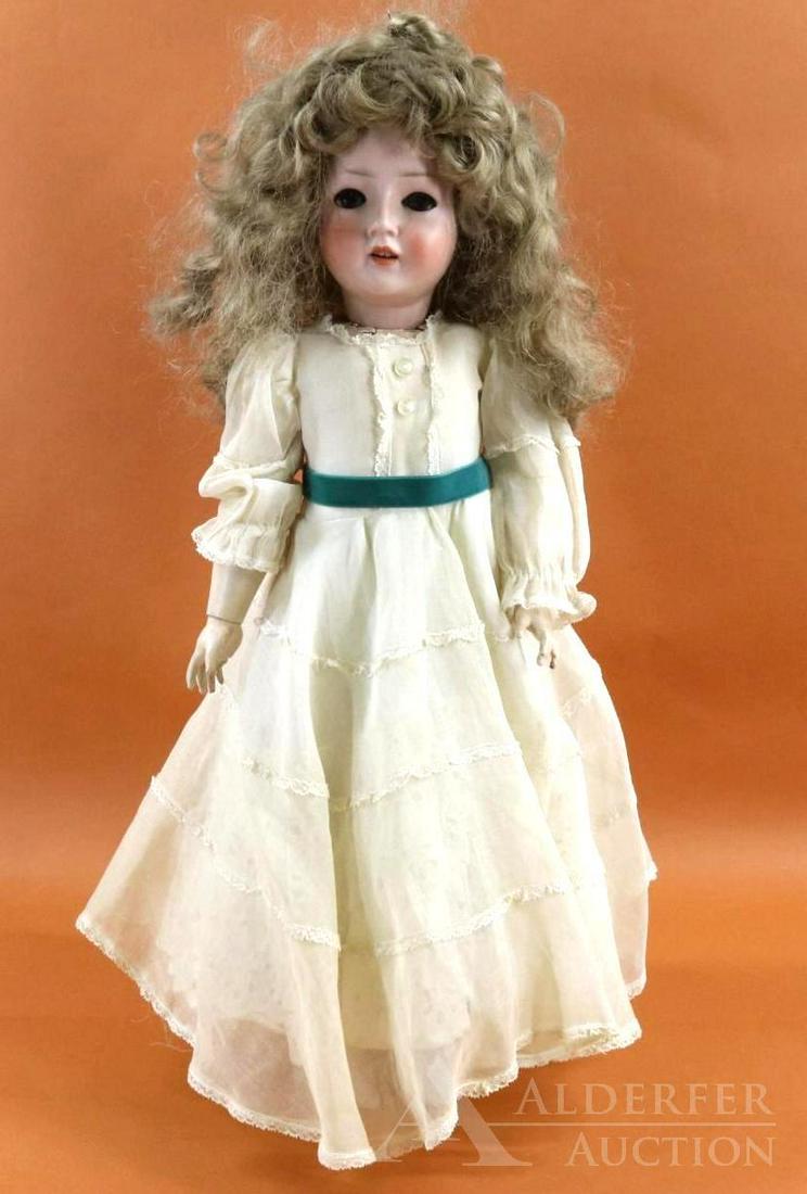 ANTIQUE BISQUE HEAD DOLL. (1 of 6)