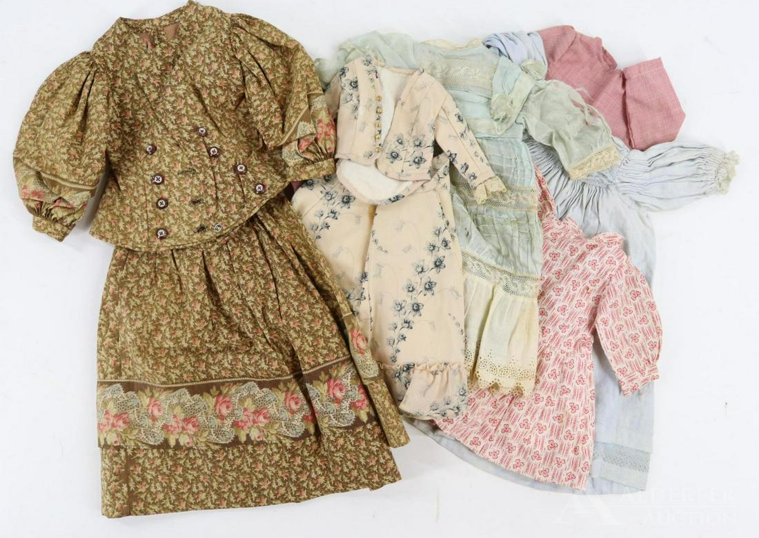 LOT OF ANTIQUE/VINTAGE CLOTHING. (1 of 6)