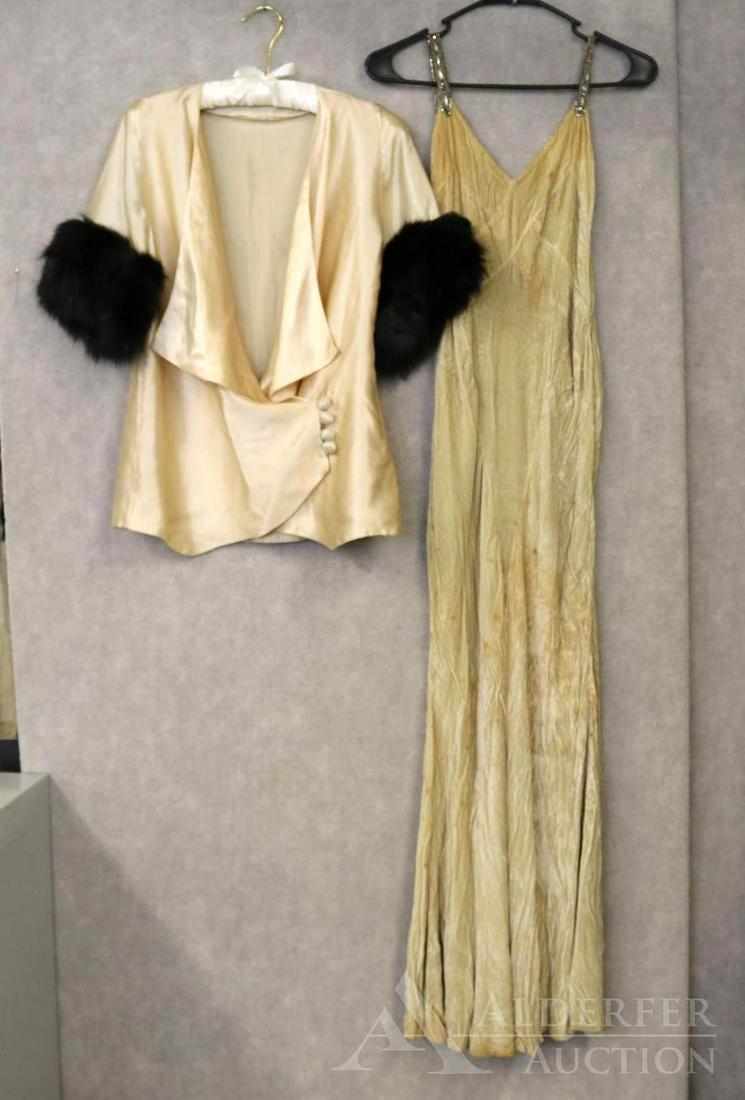 LOT OF ANTIQUE LADIES CLOTHING. (1 of 9)