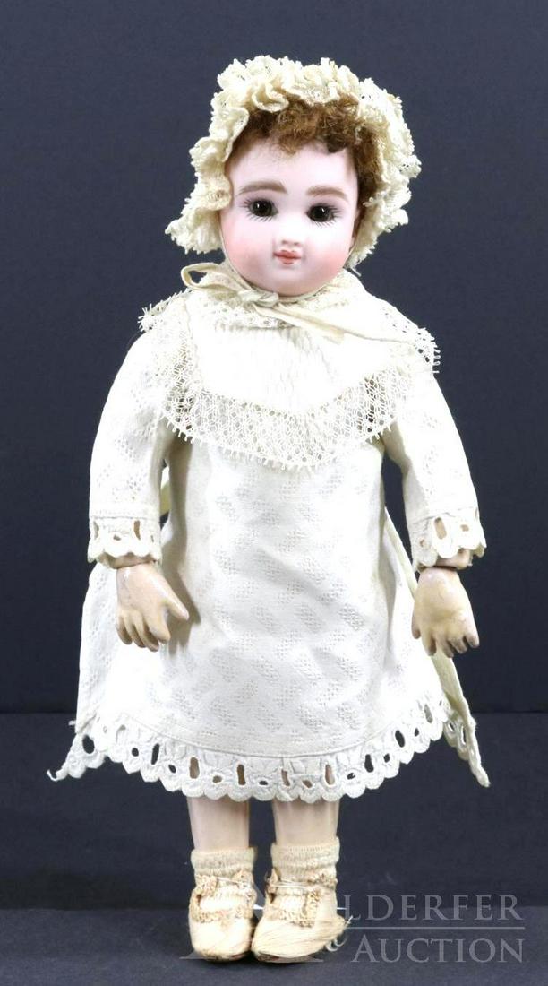 ANTIQUE FRENCH BISQUE HEAD DOLL. (1 of 9)
