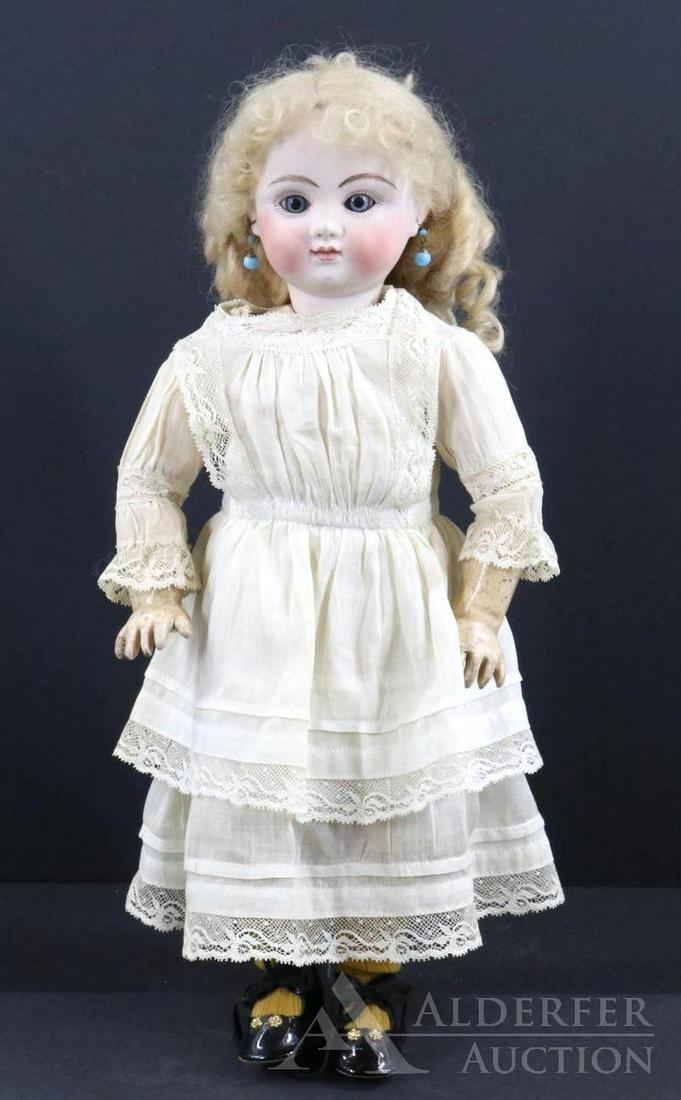 ANTIQUE FRENCH BISQUE HEAD DOLL. (1 of 13)