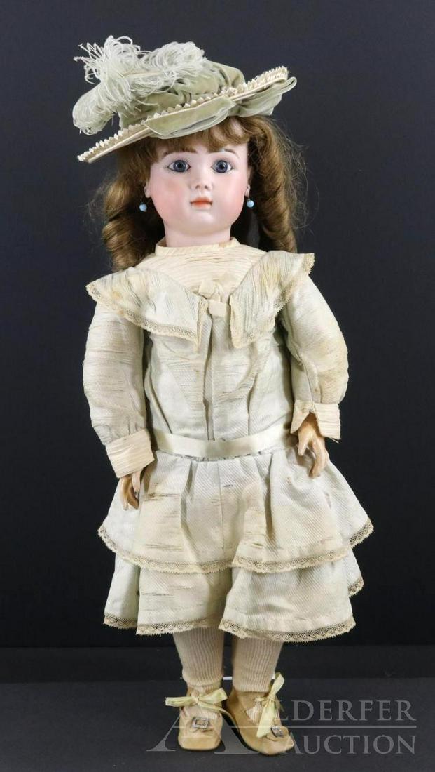ANTIQUE FRENCH BISQUE HEAD DOLL. (1 of 12)