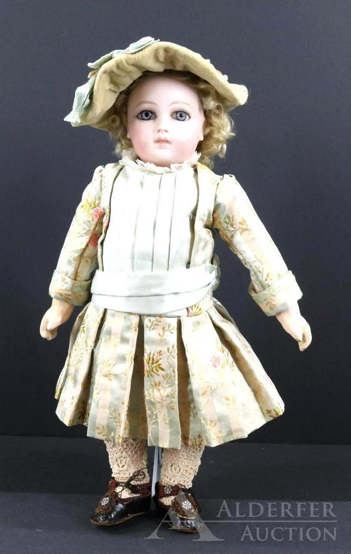 ANTIQUE FRENCH BISQUE HEAD DOLL. (1 of 15)