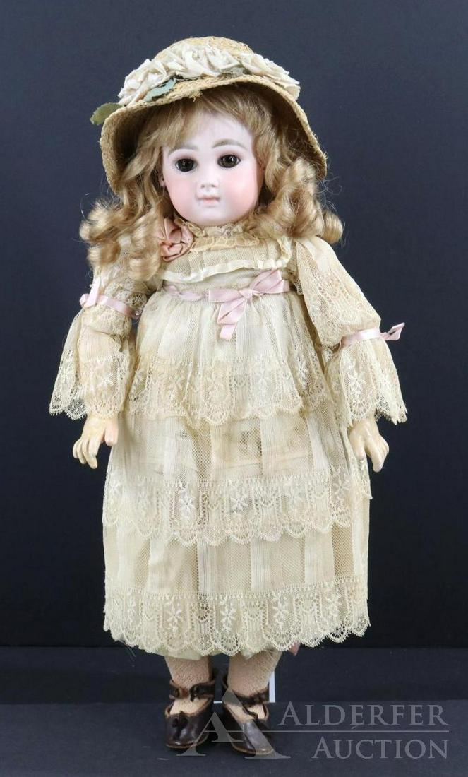 ANTIQUE FRENCH BISQUE HEAD DOLL. (1 of 16)