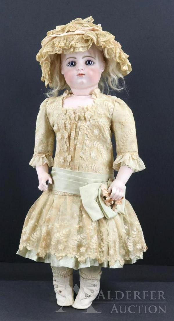 ANTIQUE FRENCH BISQUE HEAD DOLL. (1 of 16)