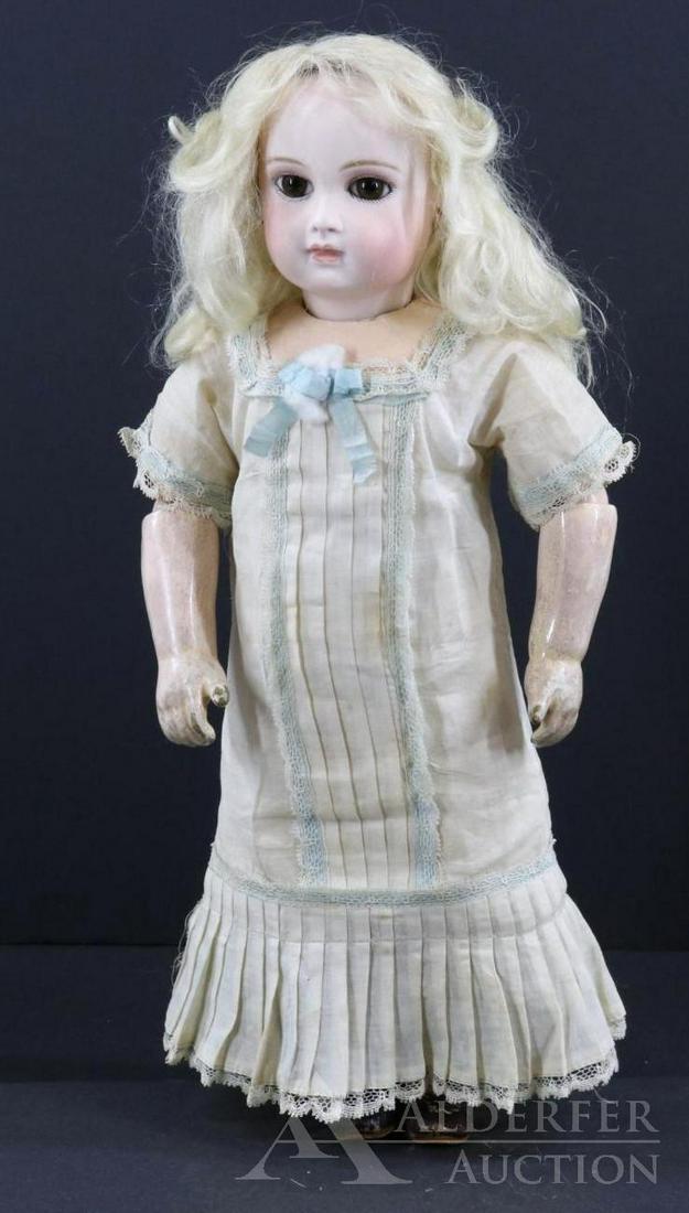 ANTIQUE FRENCH BISQUE HEAD DOLL. (1 of 15)